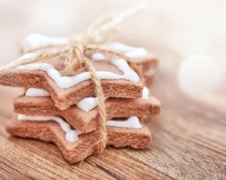 Art Project Ideas for Seniors Living with Dementia - Decorating Baked Goods